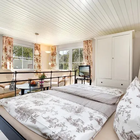 Ferienhaus Muschelhauschen * Остзебад Бинц